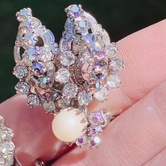 VTG Signed Hobé Mid Century Earrings AB 1950s Rhinestone Faux Pearl Clip On - Picture 3 of 11